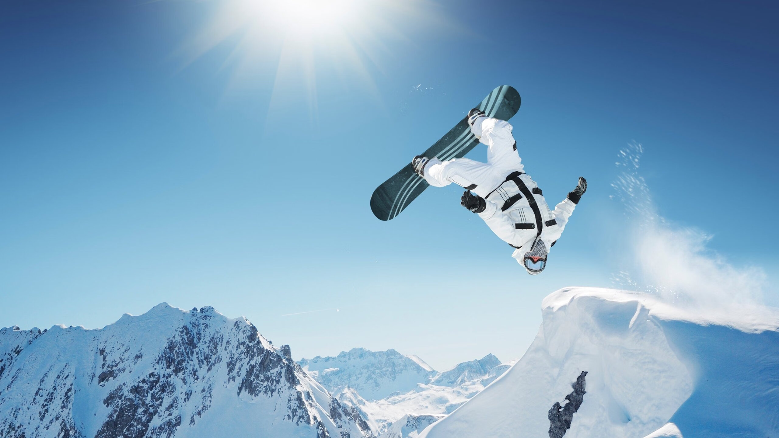 开云下载-麦金托什女子200米蝶泳决赛突破自我，女子蝶泳冠军麦克尼尔